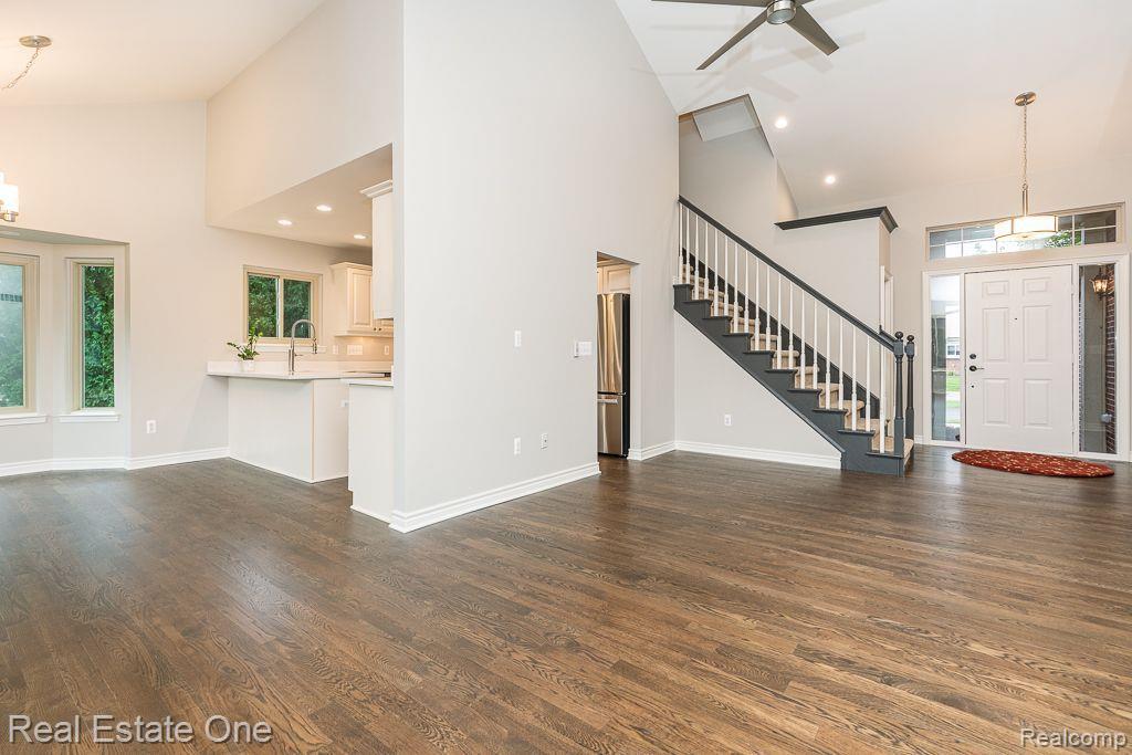 7011 N CENTRAL PARK