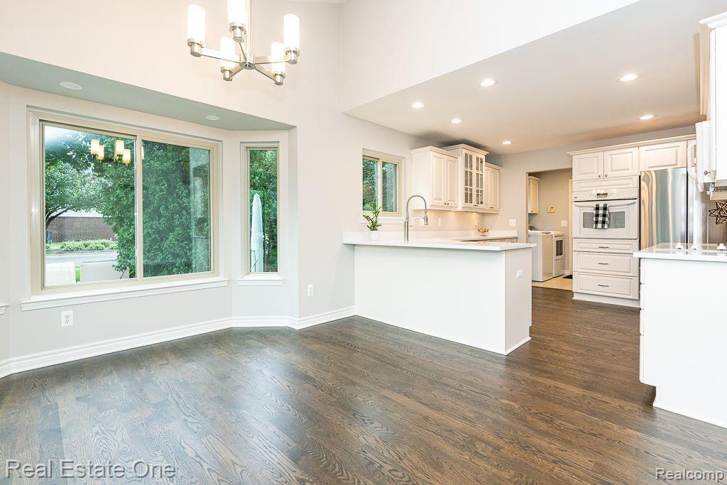 7011 N CENTRAL PARK