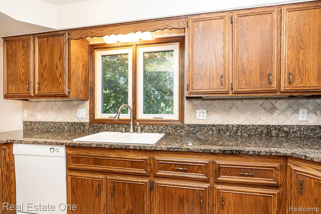 300 Camelot WAY