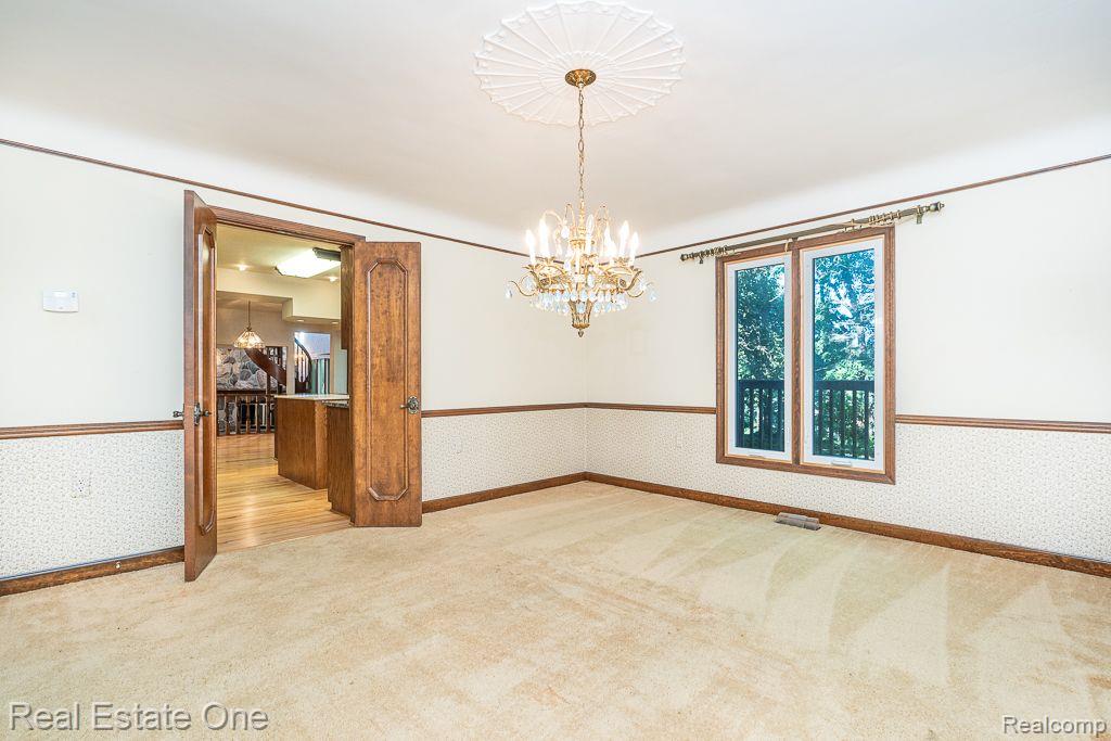 300 Camelot WAY