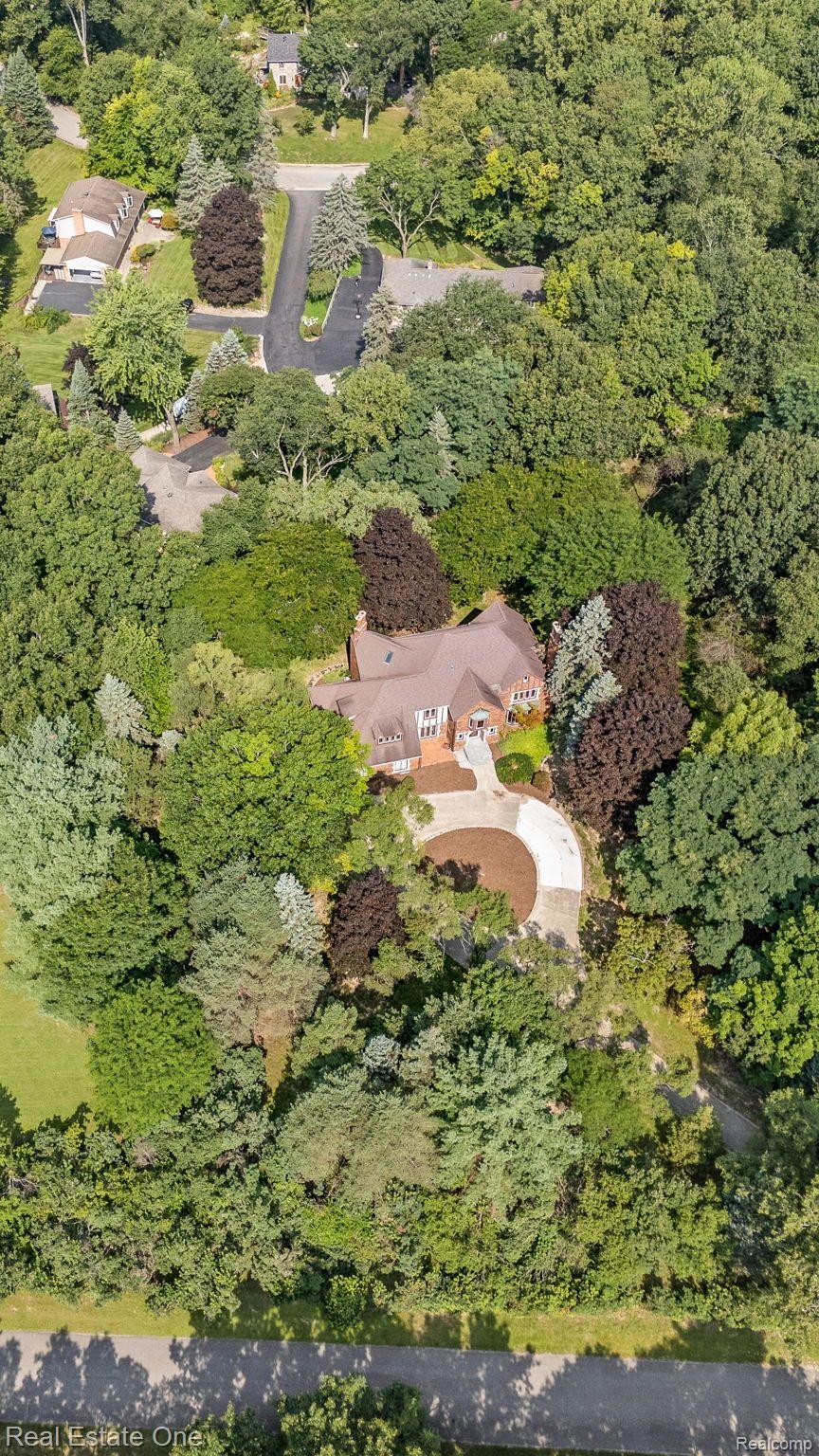 300 Camelot WAY