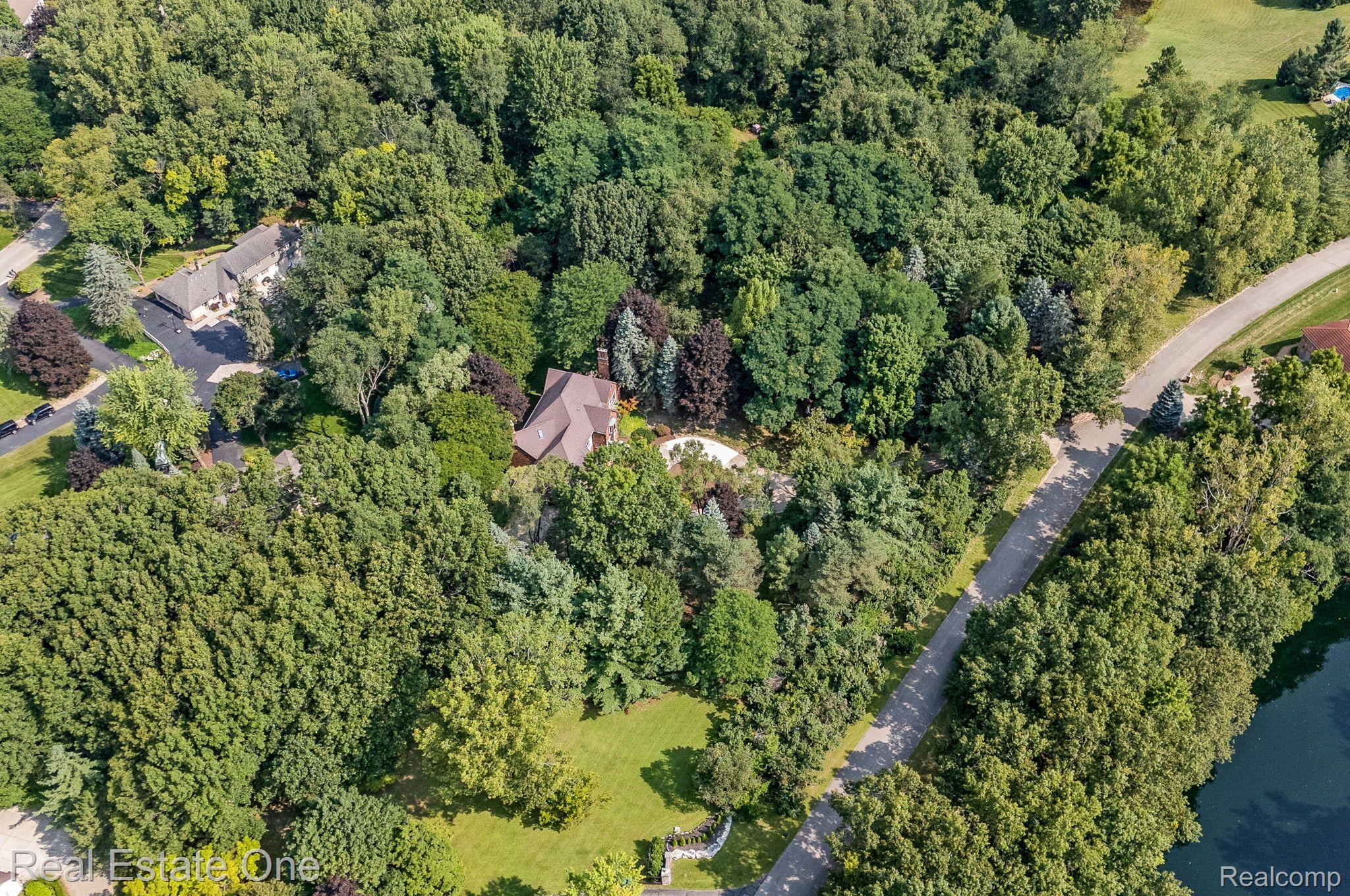 300 Camelot WAY