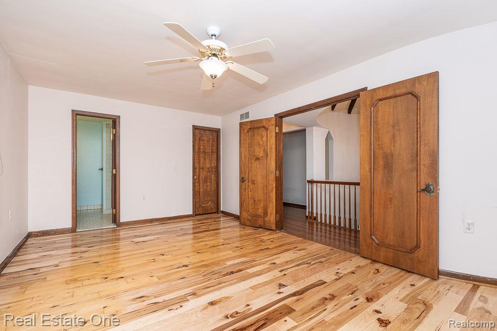 300 Camelot WAY