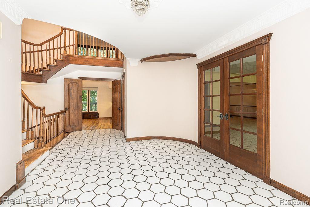 300 Camelot WAY