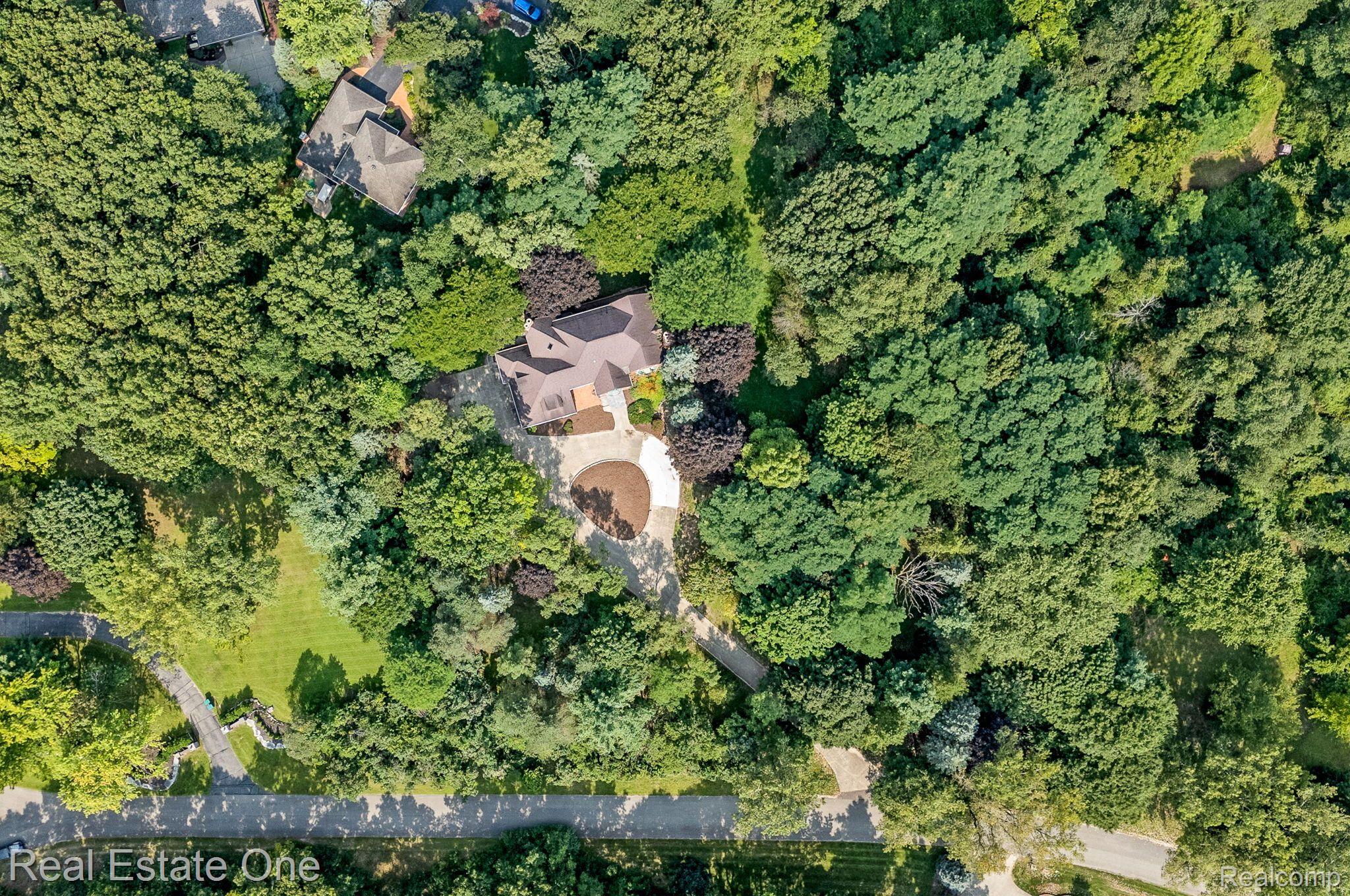 300 Camelot WAY