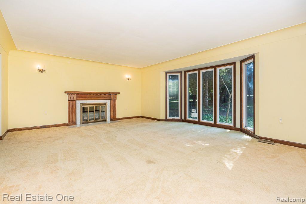 300 Camelot WAY