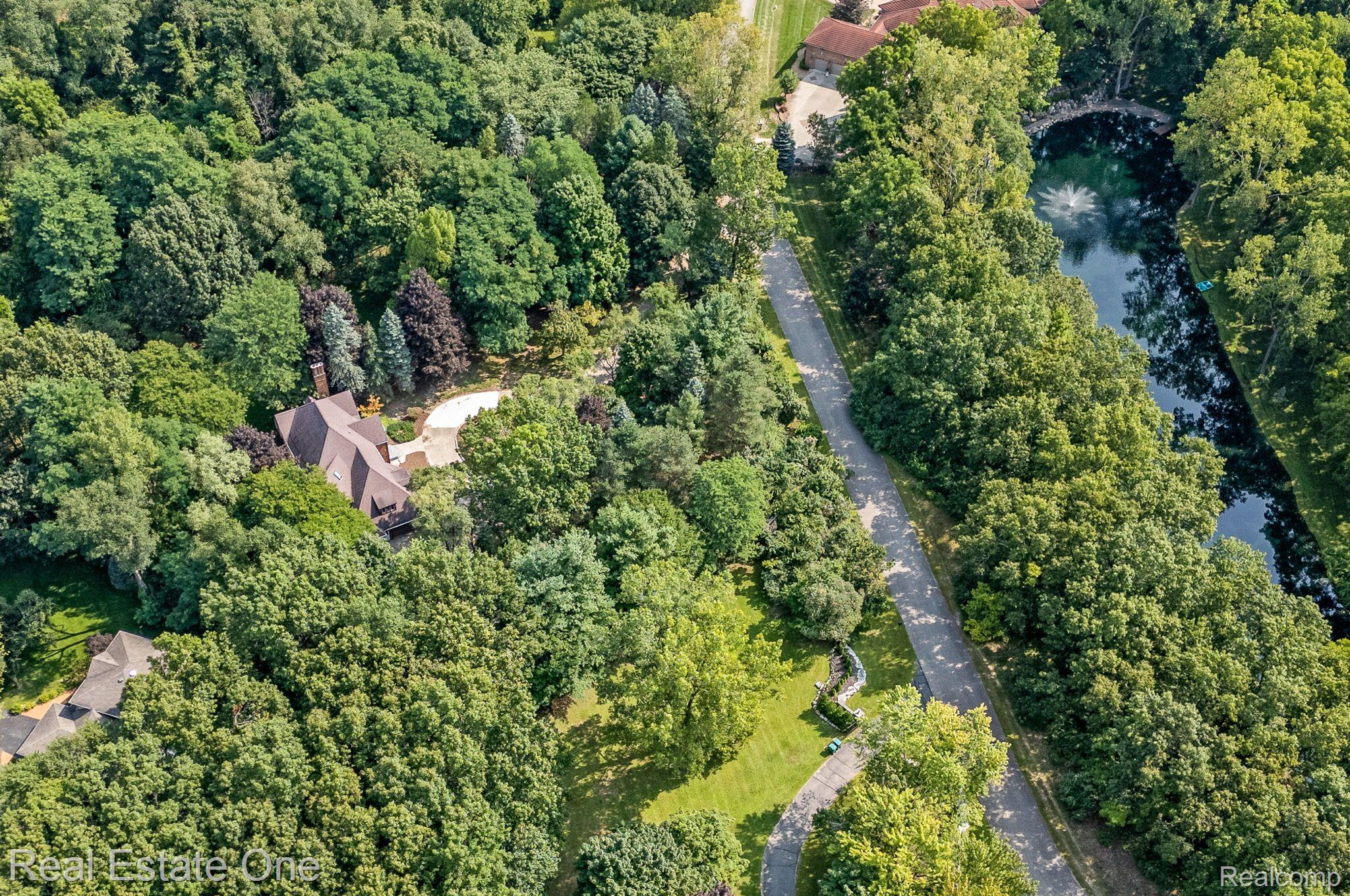 300 Camelot WAY