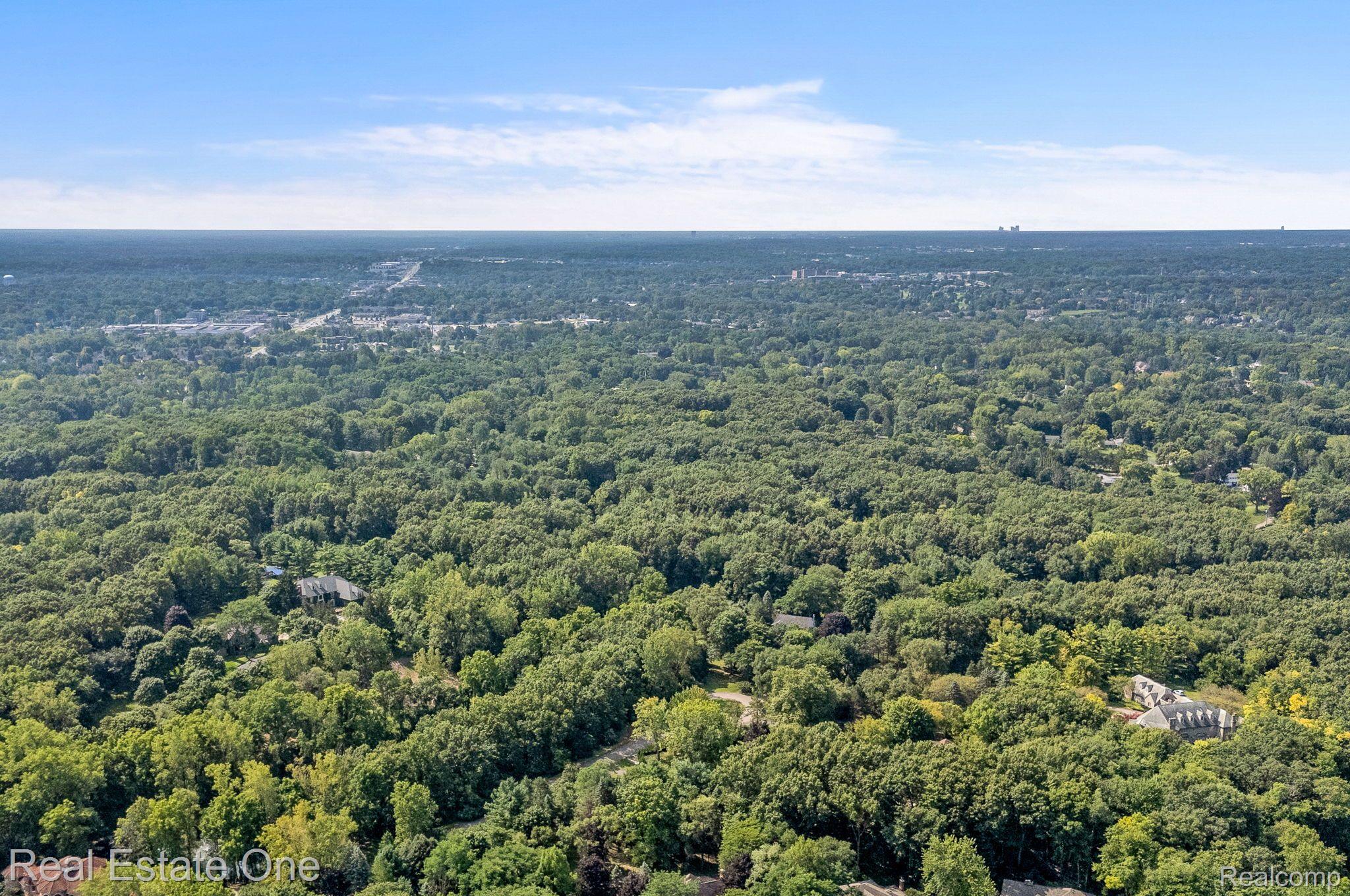 300 Camelot WAY
