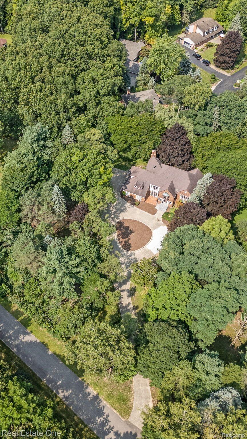 300 Camelot WAY