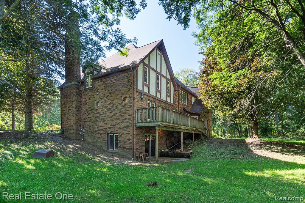 300 Camelot WAY