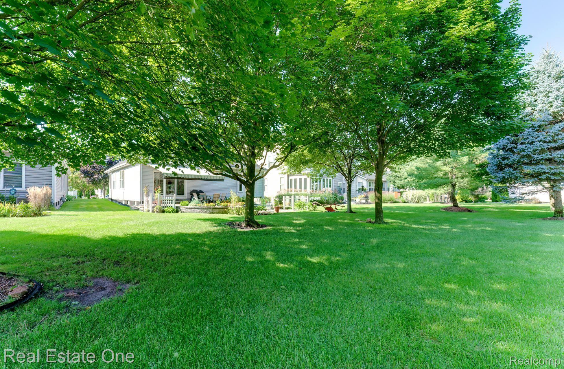 3716 CRESTWOOD DR