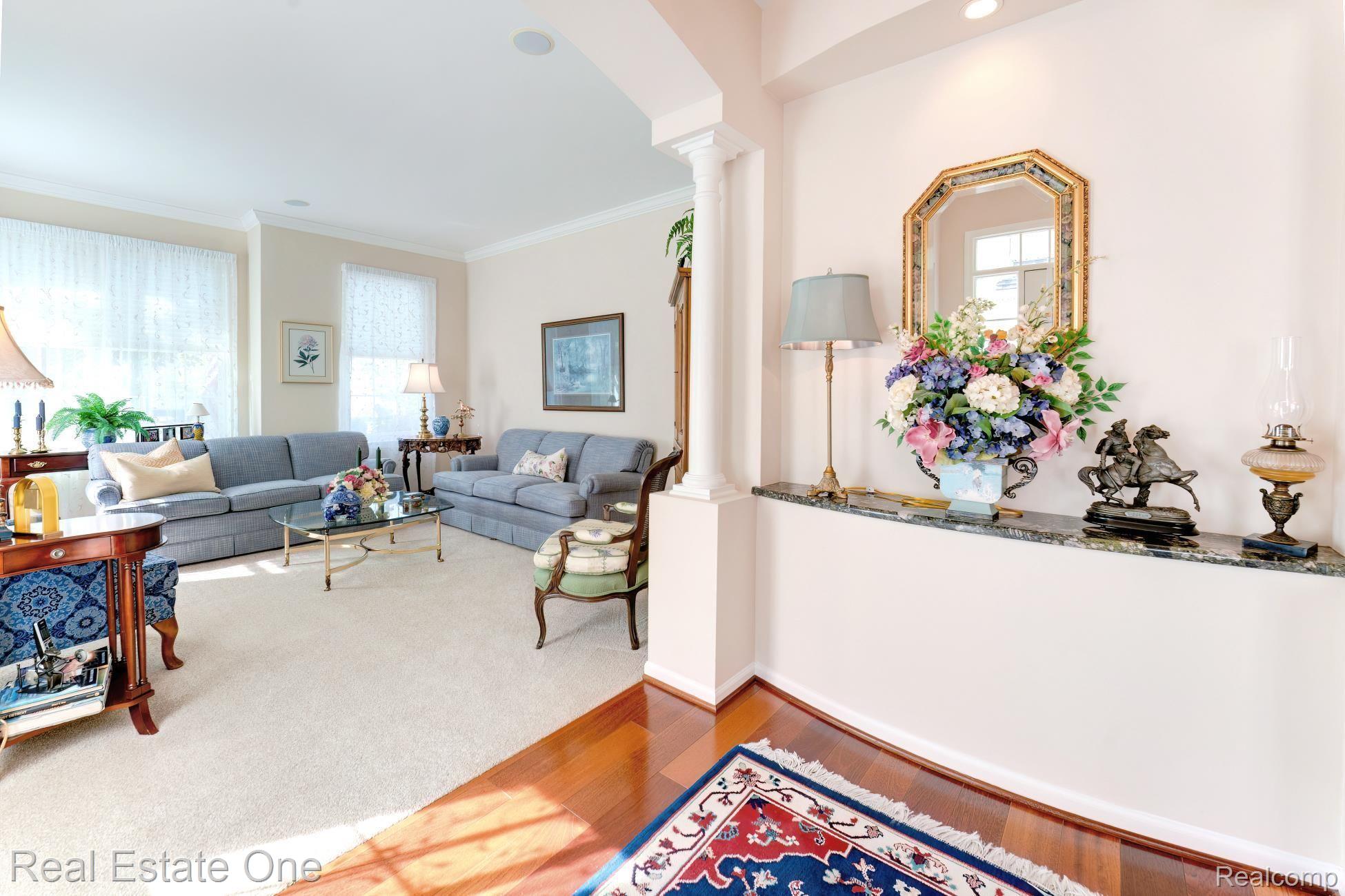 3716 CRESTWOOD DR
