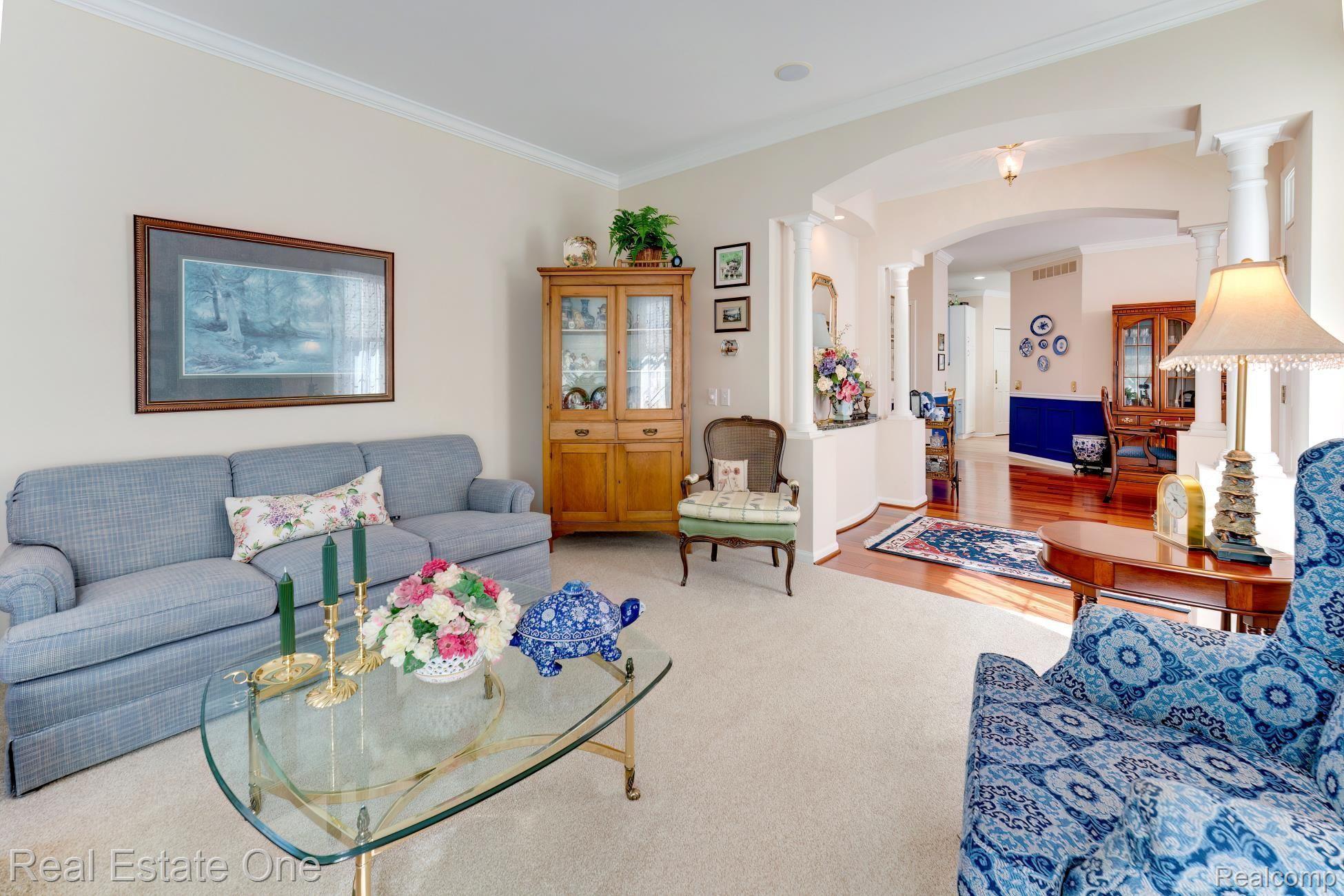 3716 CRESTWOOD DR