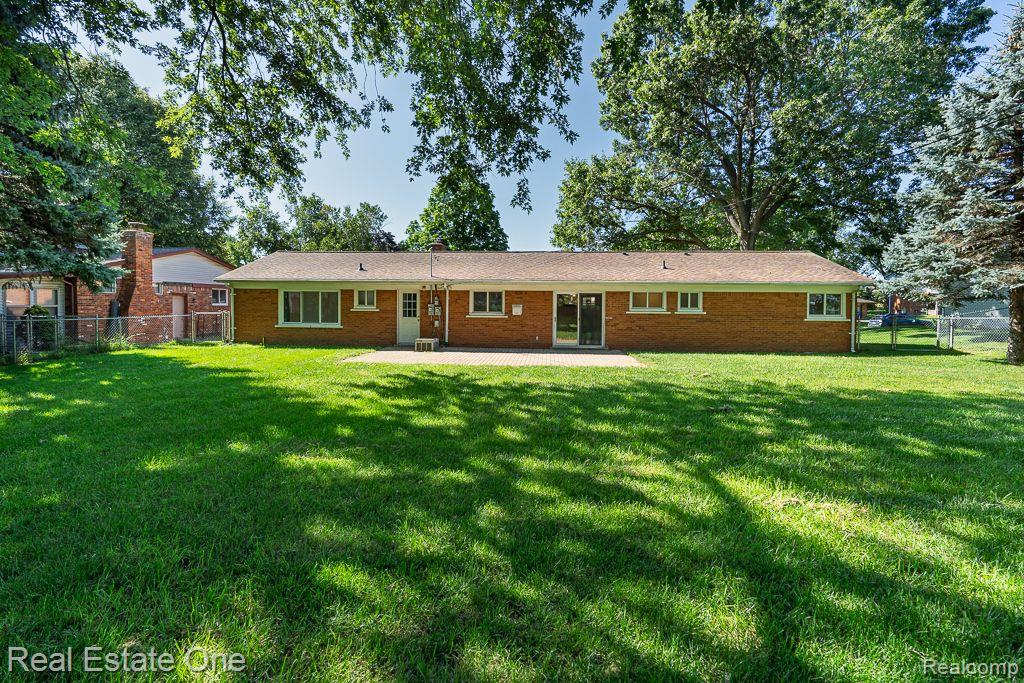 8090 Kenwick DR