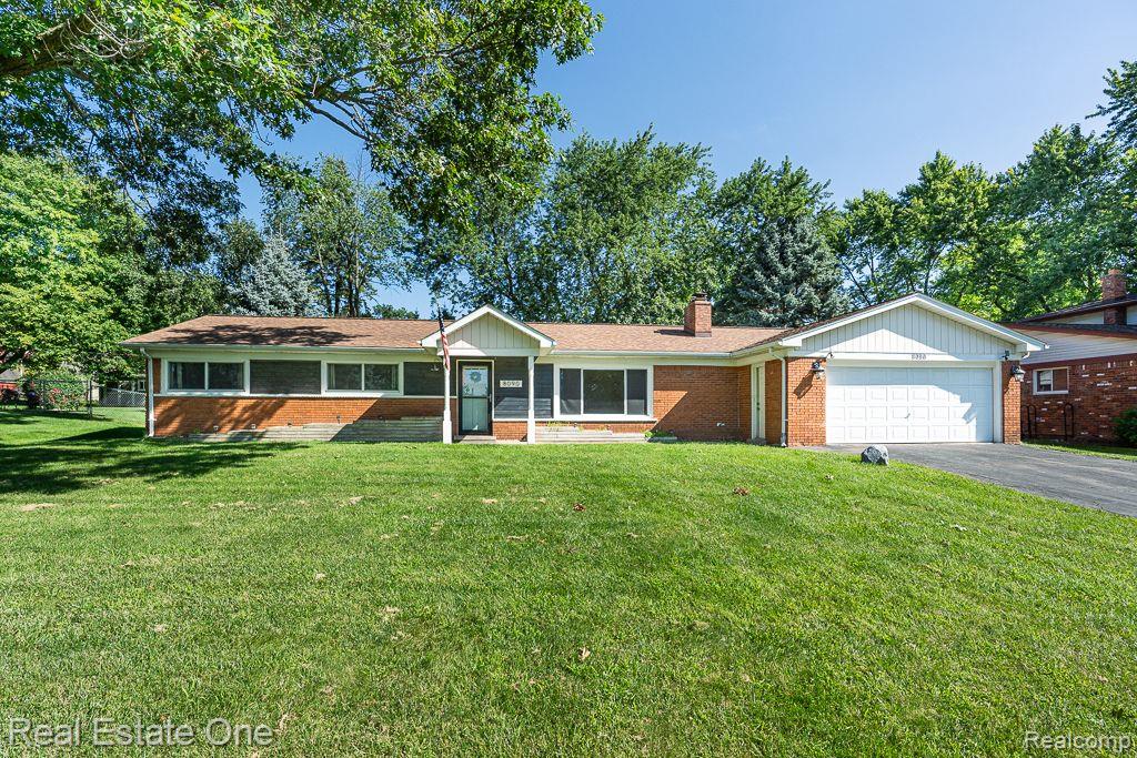 8090 Kenwick DR