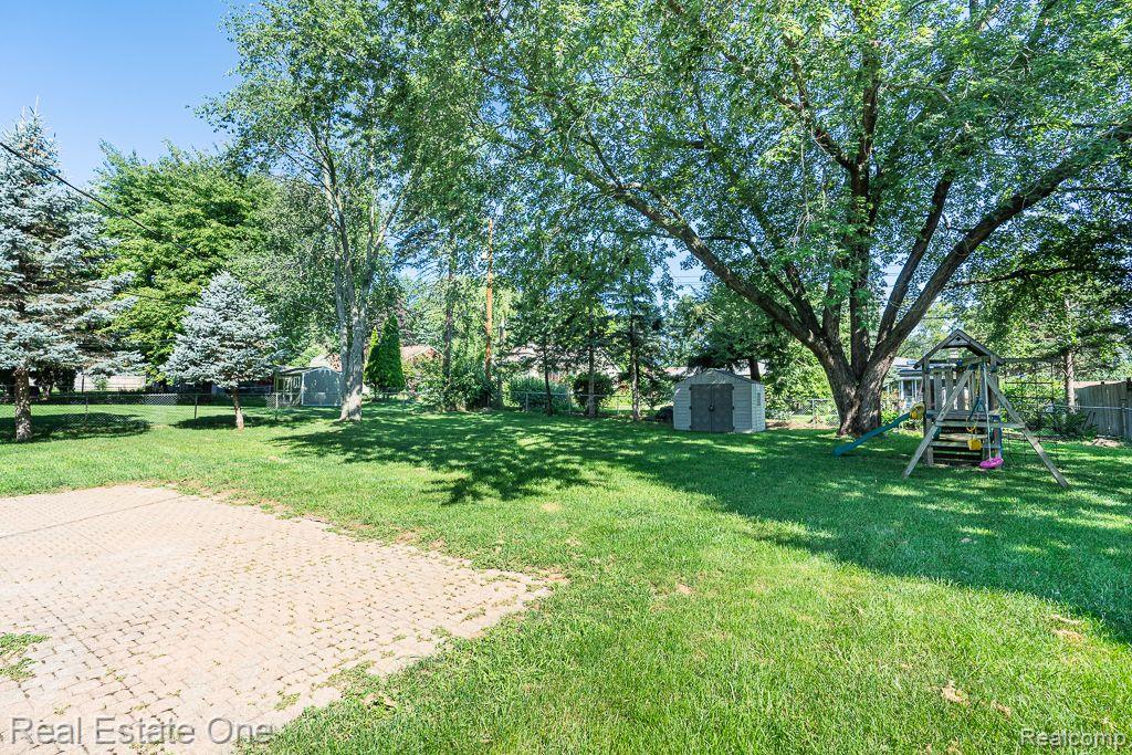 8090 Kenwick DR