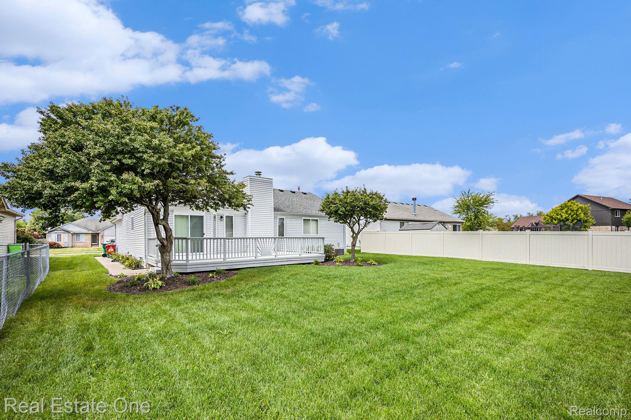 53052 PINE CREEK DR