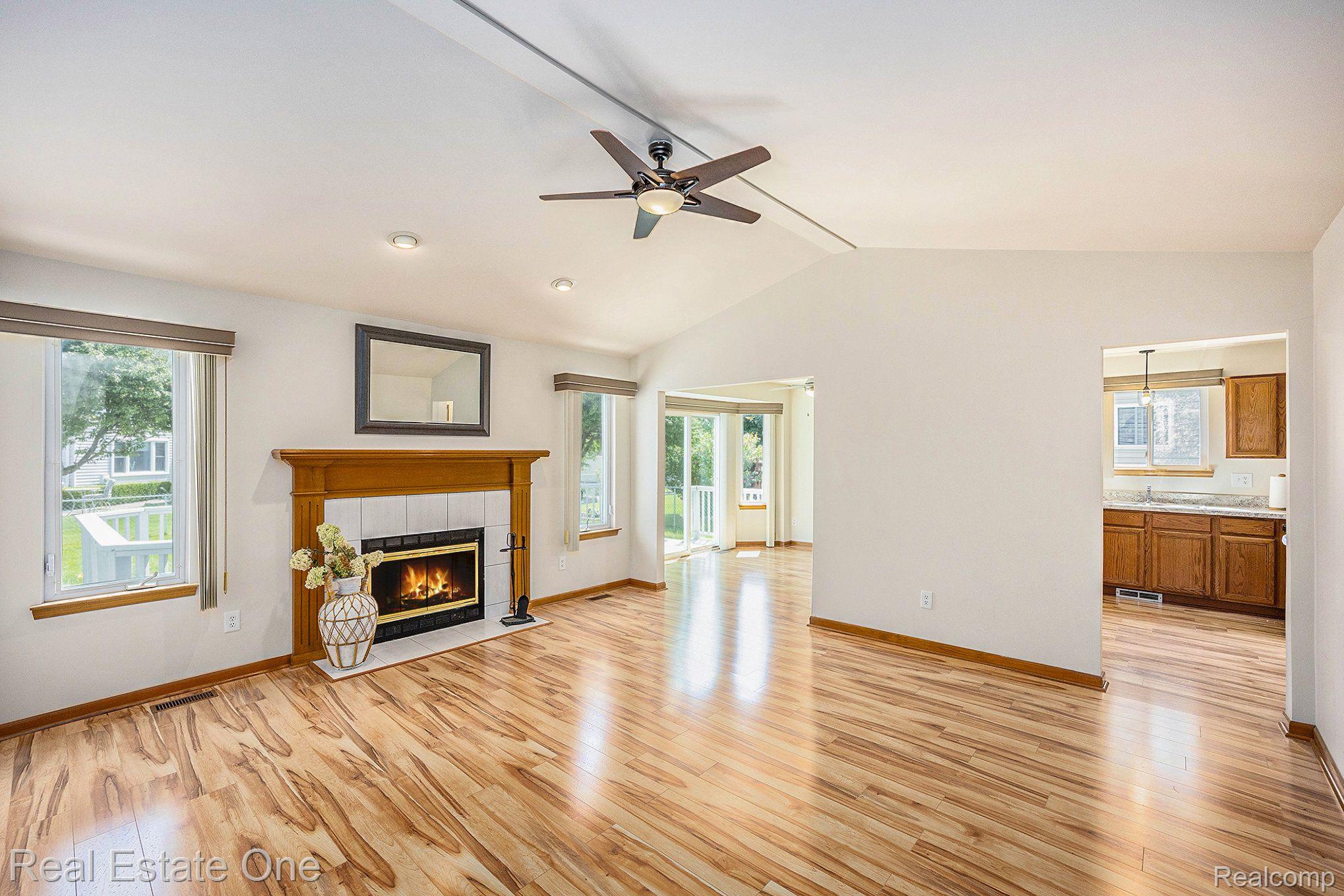 53052 PINE CREEK DR