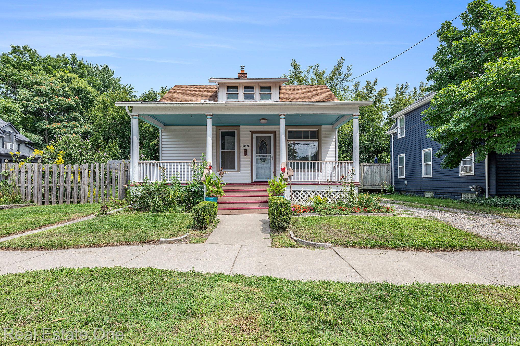 158 CLINTON ST