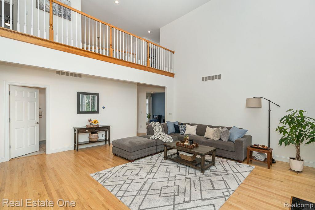 3308 Paramount LN