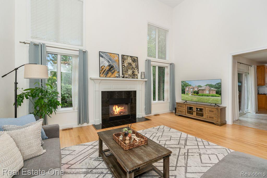3308 Paramount LN