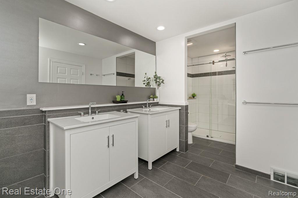 3308 Paramount LN