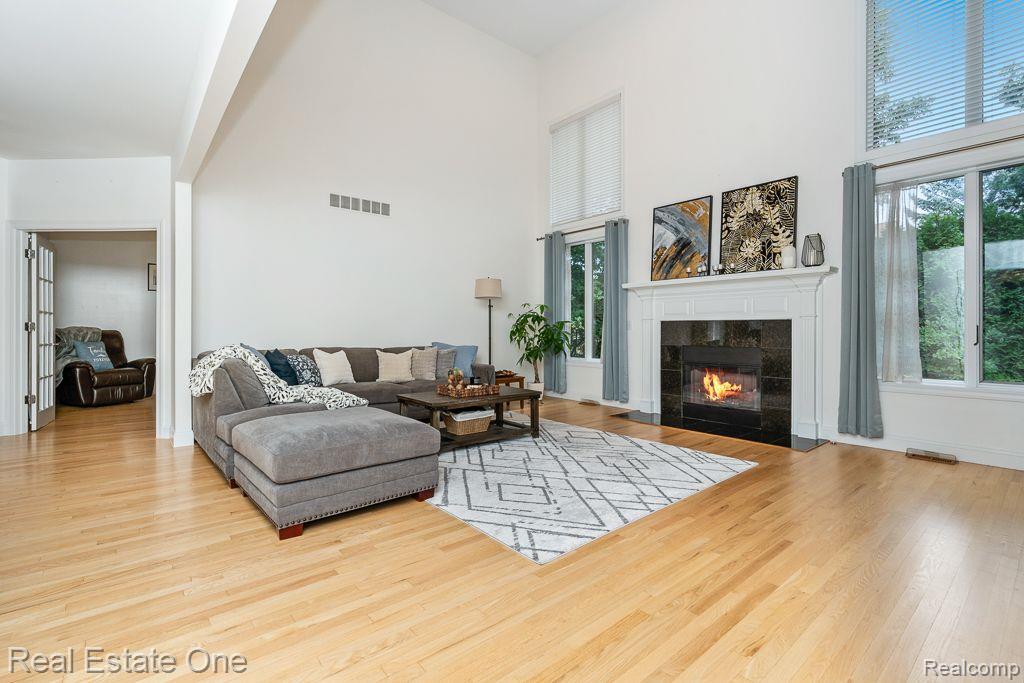 3308 Paramount LN