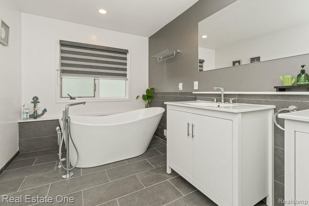 3308 Paramount LN