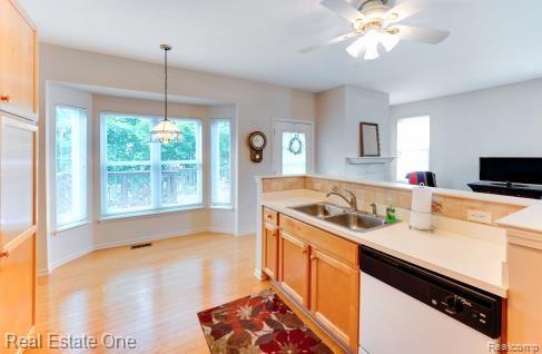 3603 CAMDEN CRT