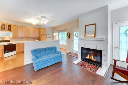 3603 CAMDEN CRT