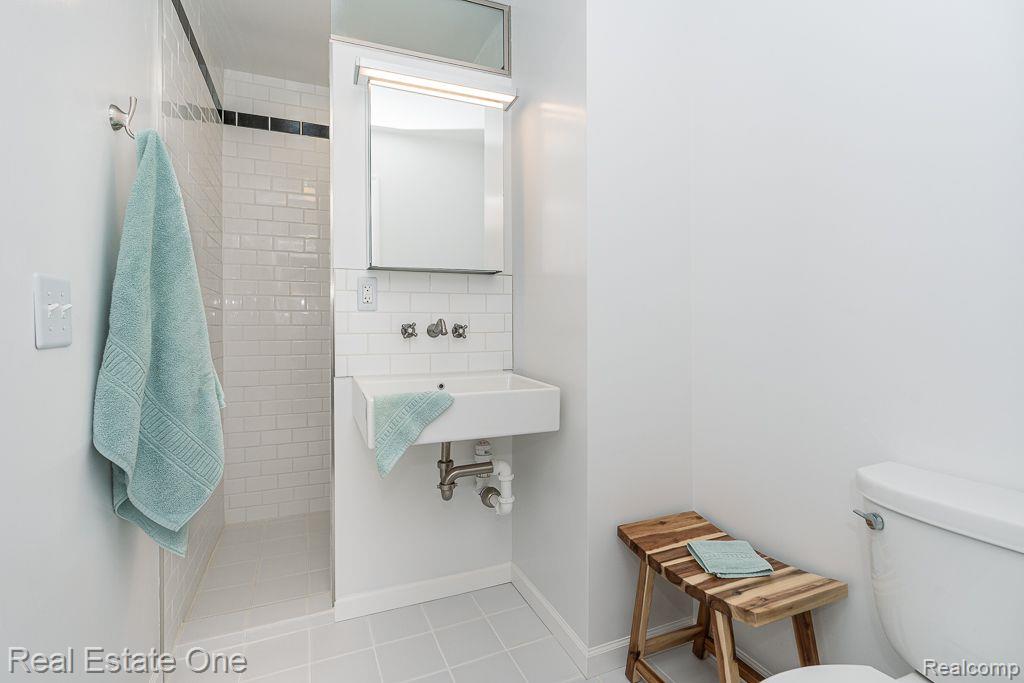 1480 SADDLE LN 160 70 Unit: 160