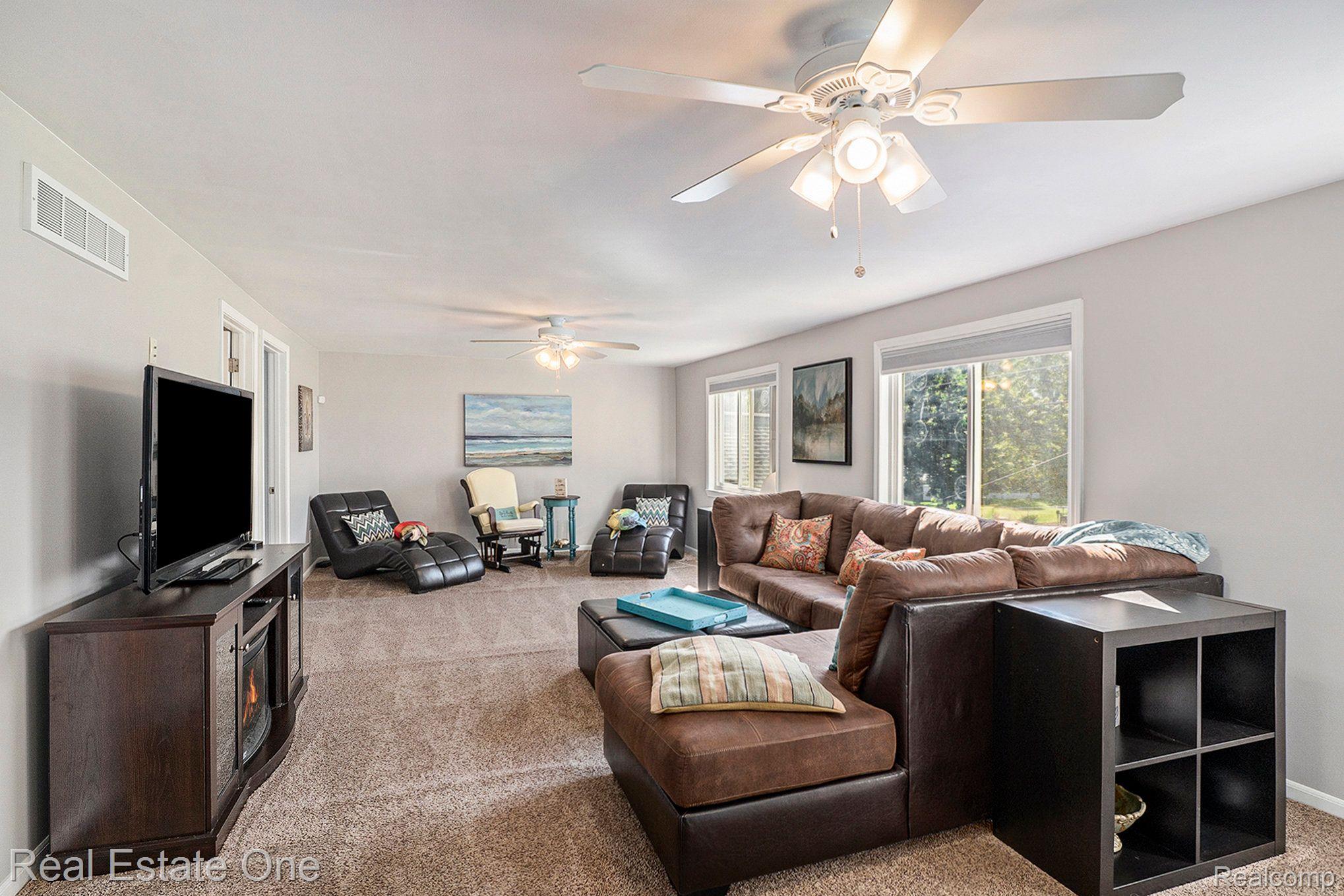 386 E GLASS RD