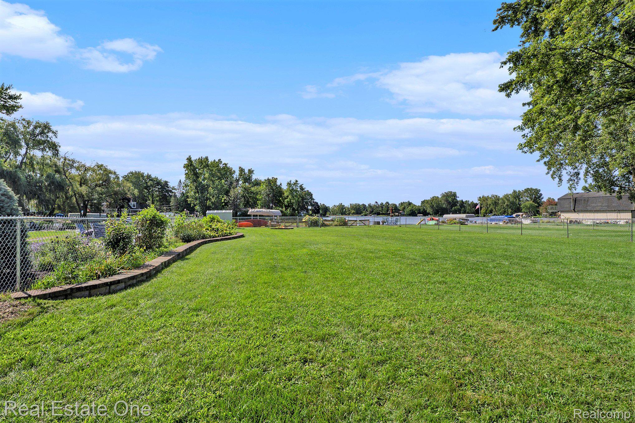 386 E GLASS RD