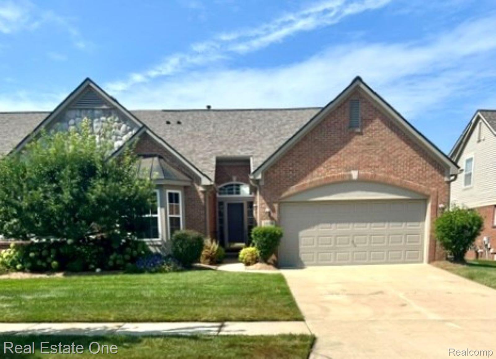 3594 LEXINGTON DR