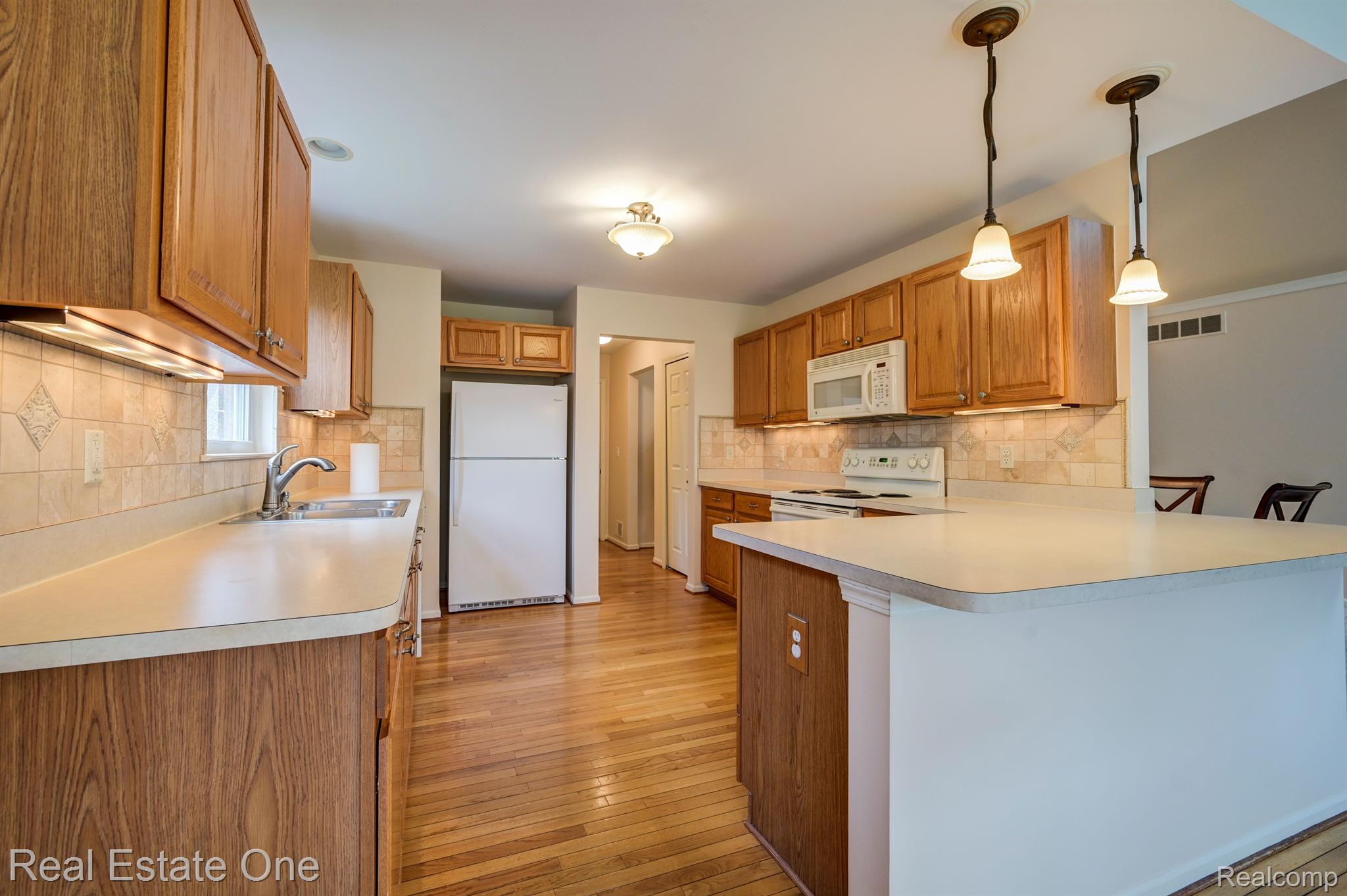 3594 LEXINGTON DR