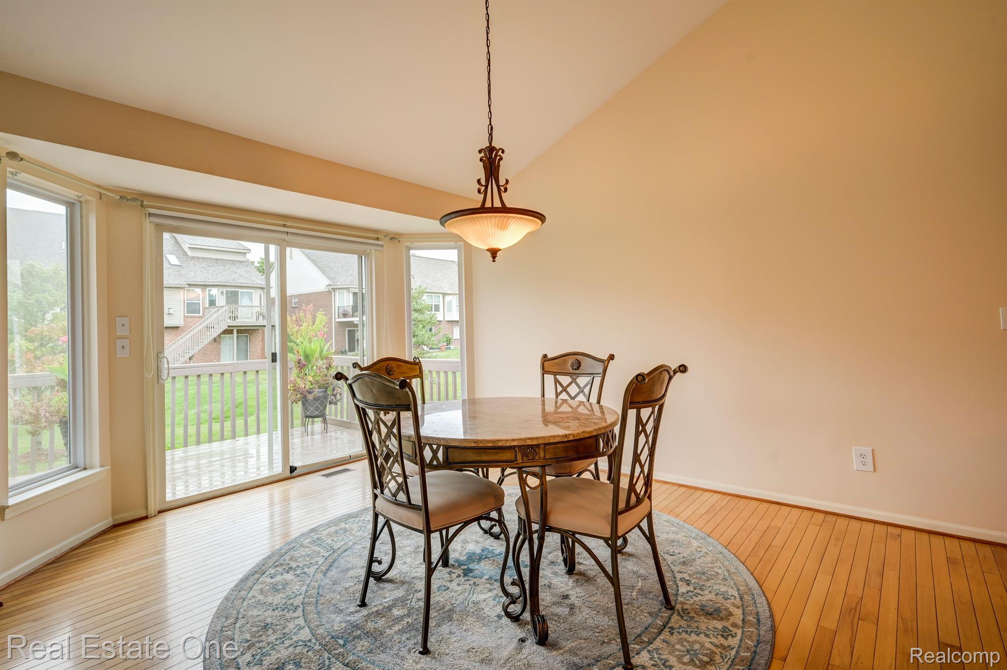 3594 LEXINGTON DR