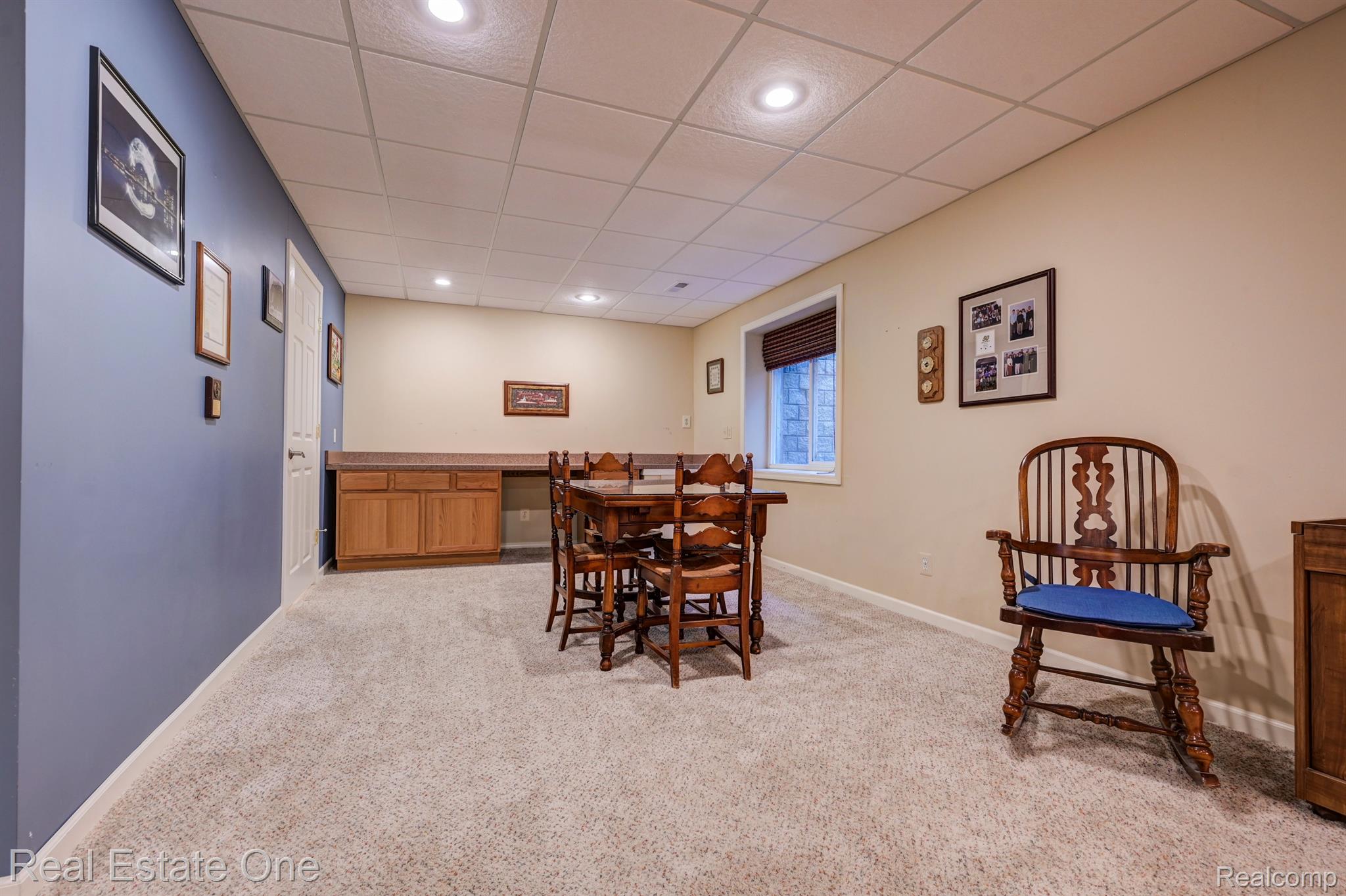 3594 LEXINGTON DR