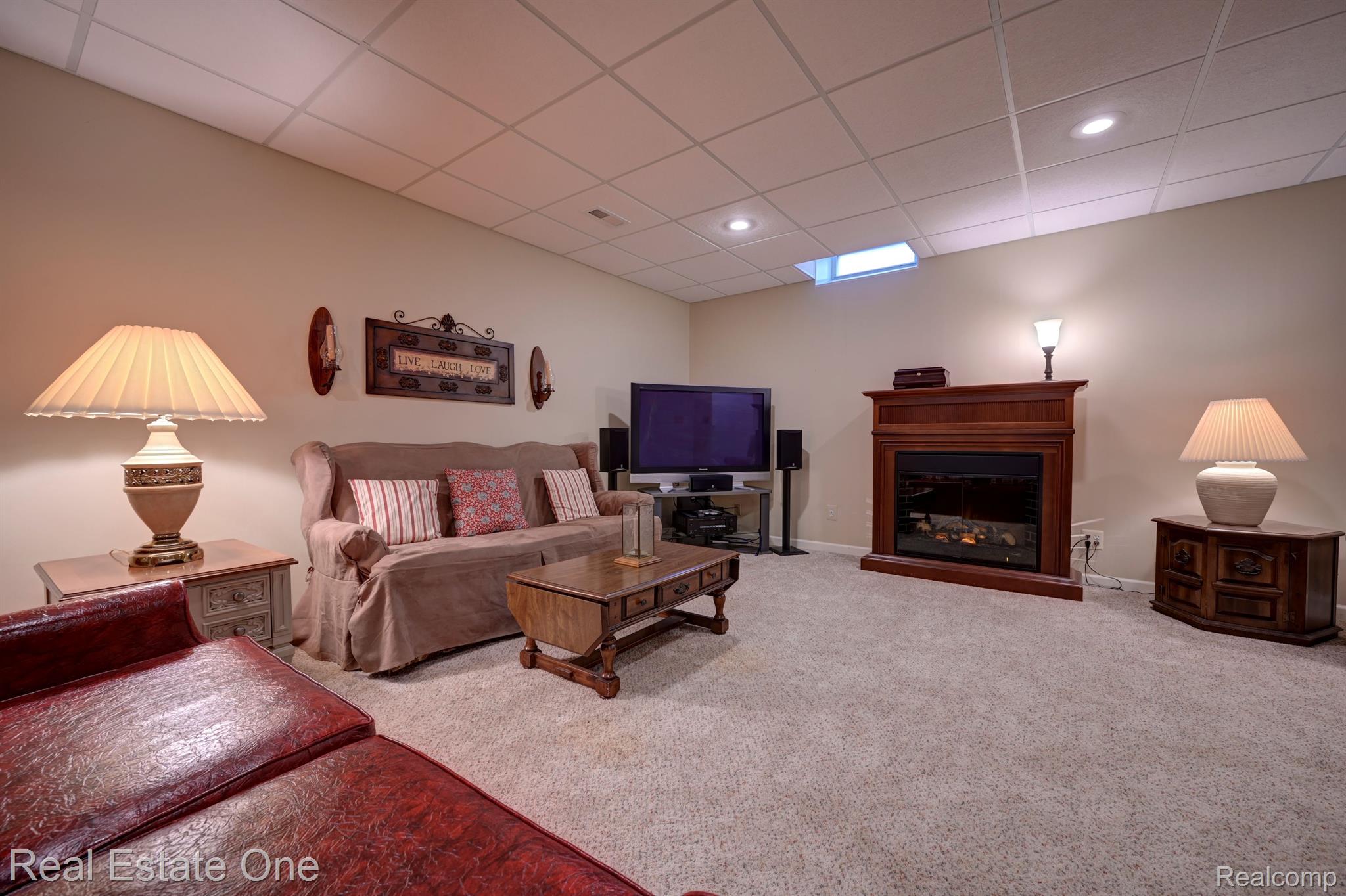 3594 LEXINGTON DR
