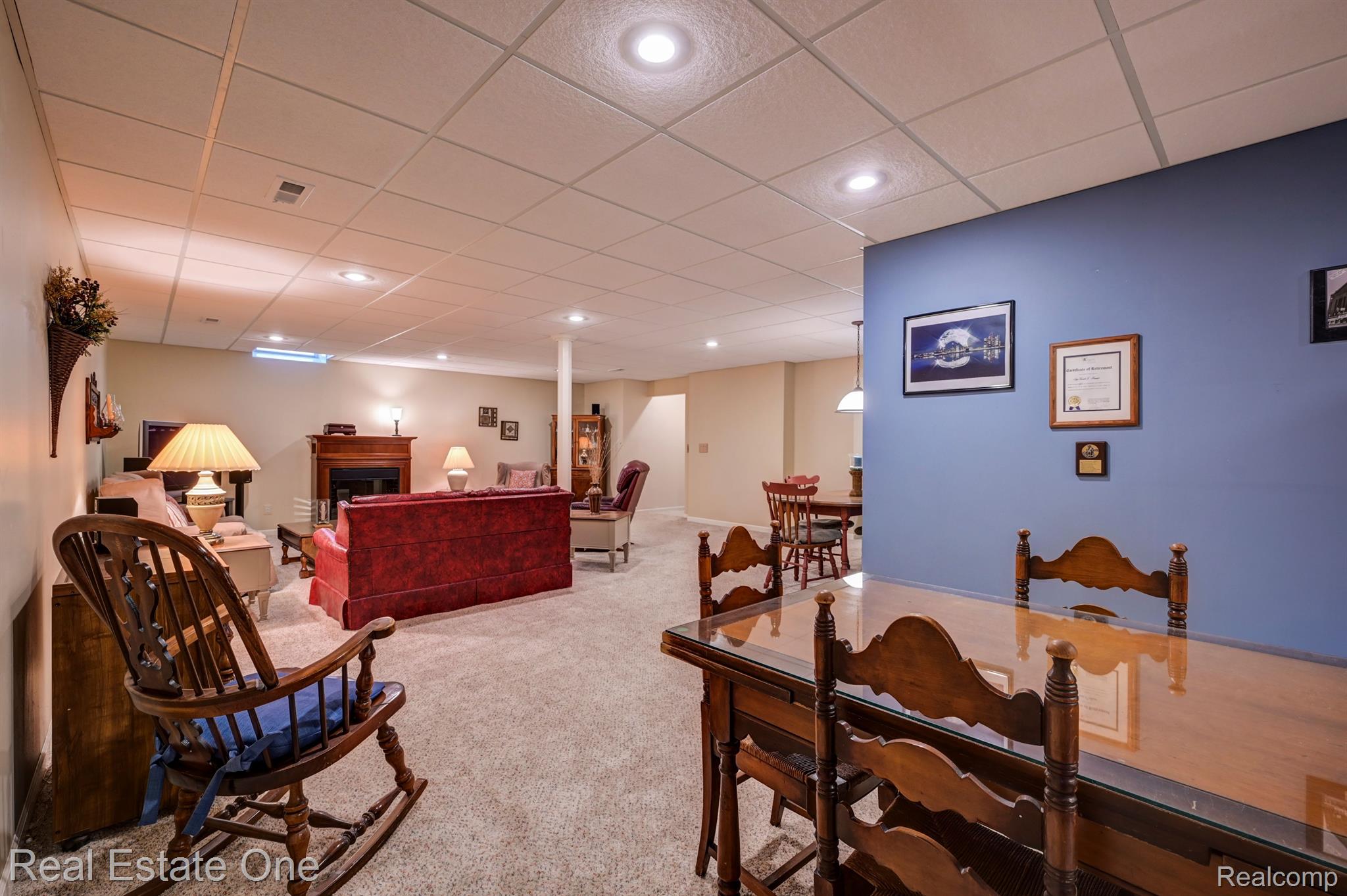 3594 LEXINGTON DR