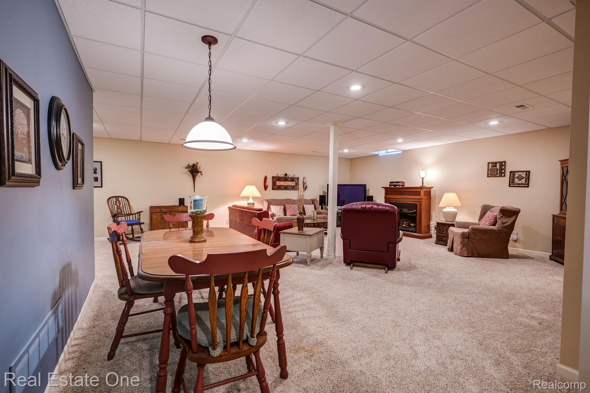 3594 LEXINGTON DR