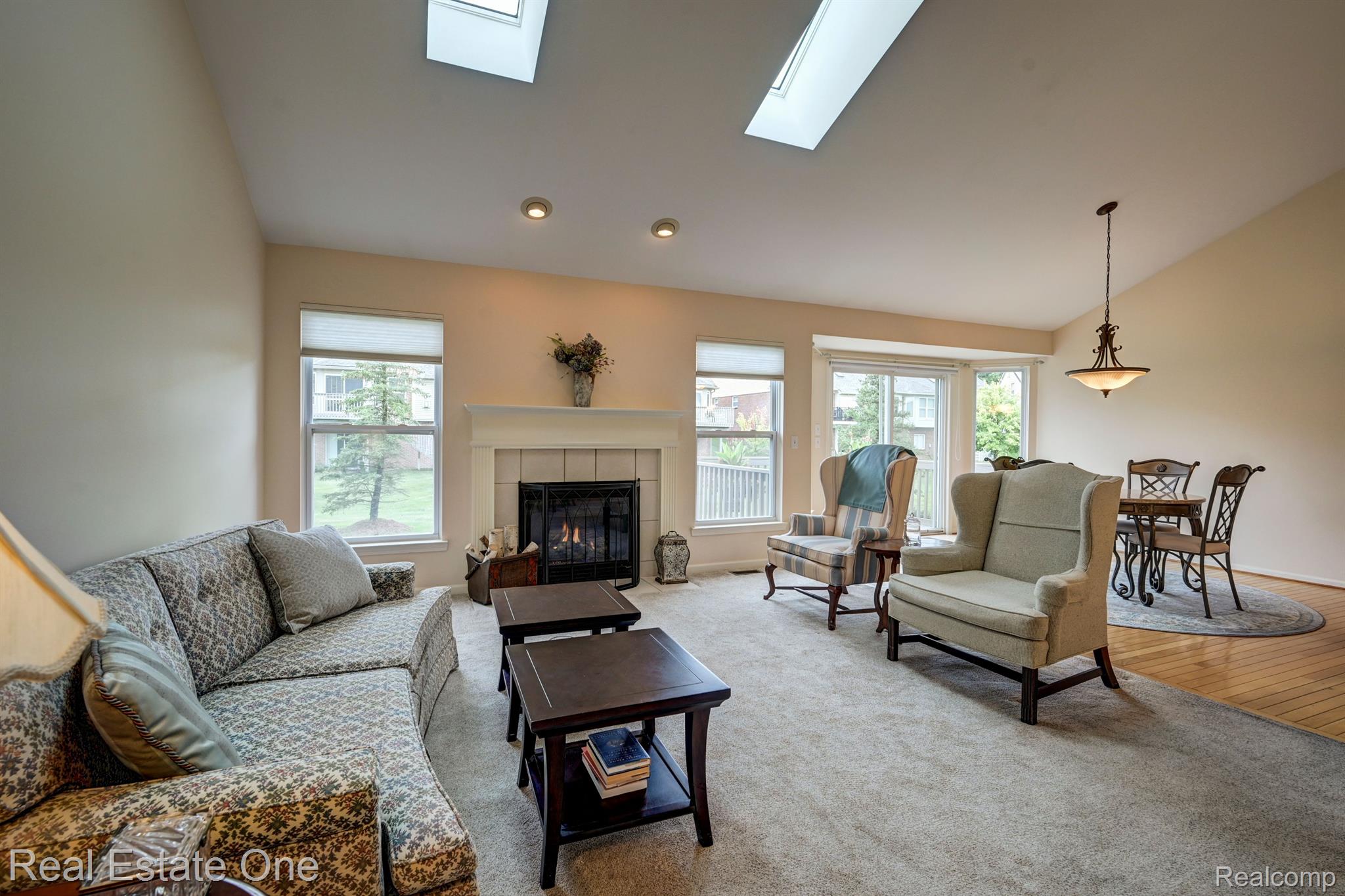 3594 LEXINGTON DR