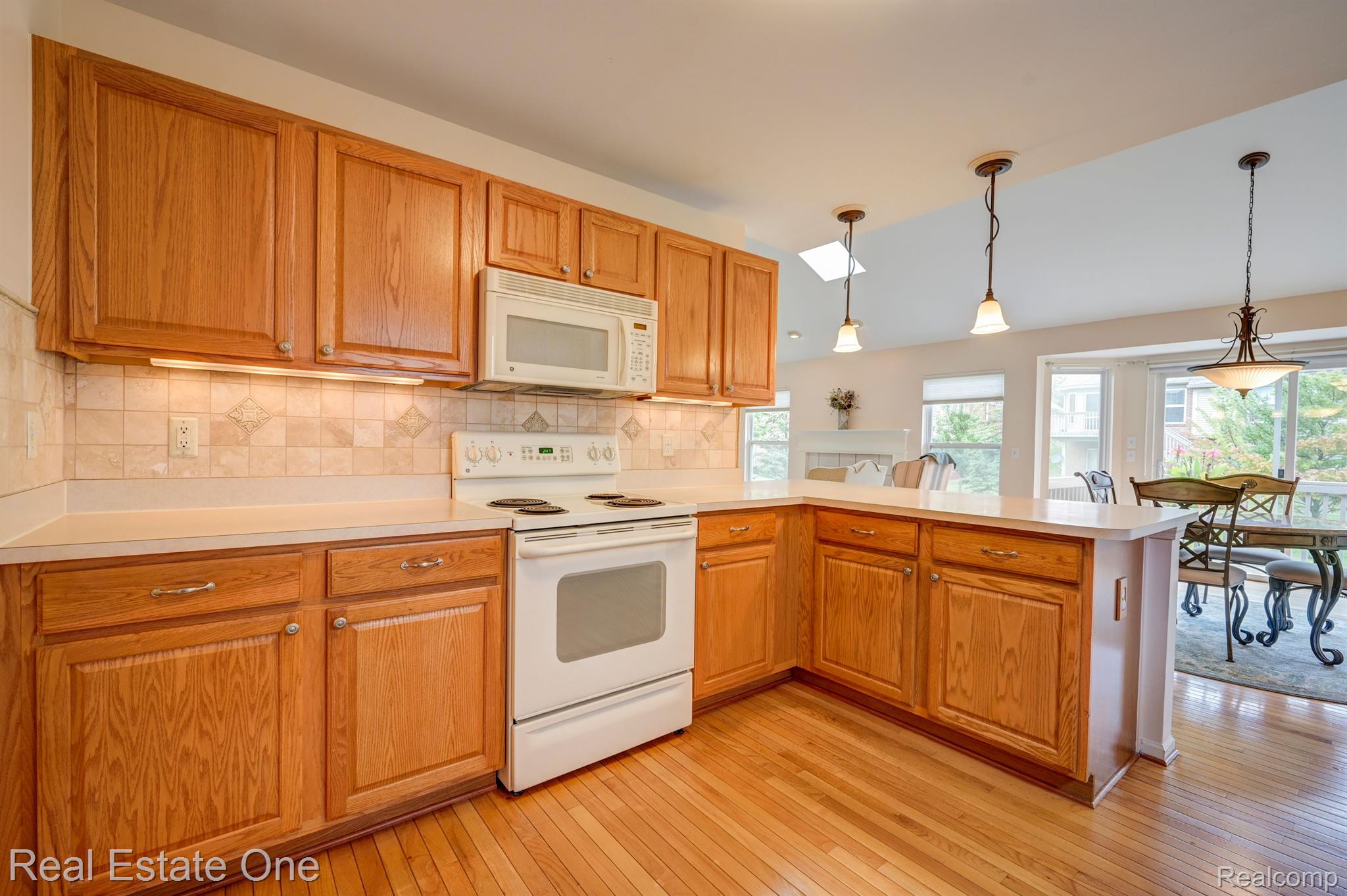 3594 LEXINGTON DR