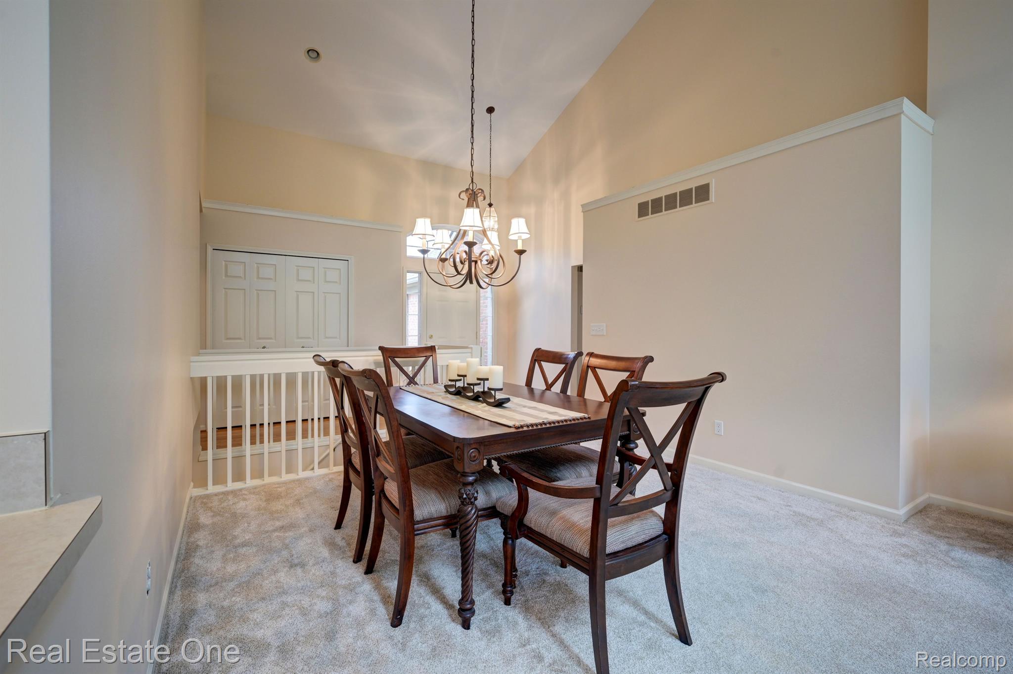 3594 LEXINGTON DR