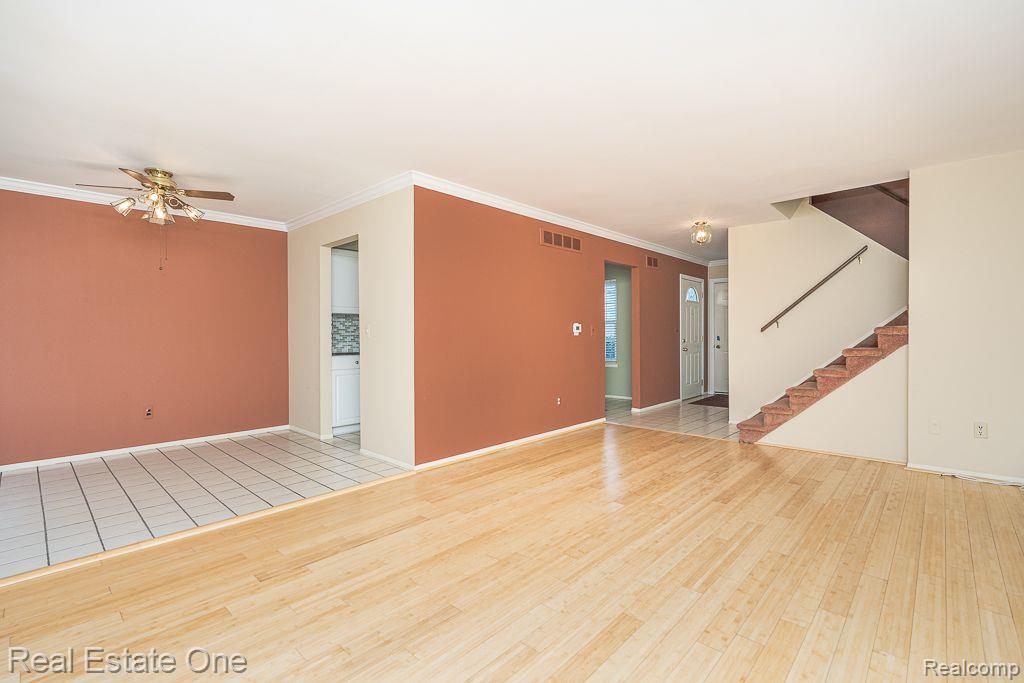 169 MANOR WAY