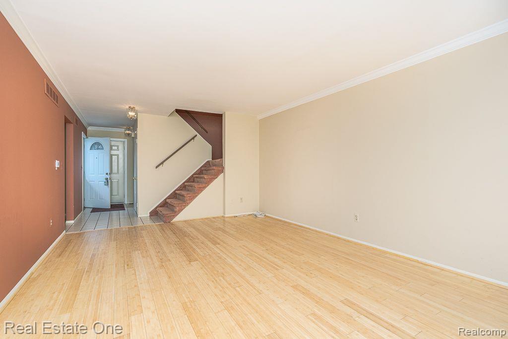 169 MANOR WAY