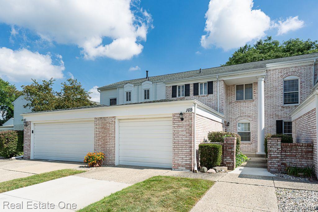 169 MANOR WAY