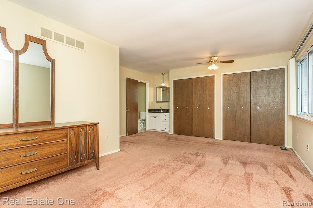 169 MANOR WAY