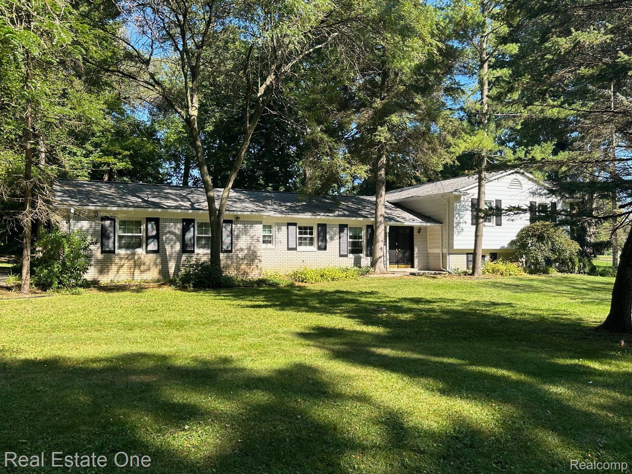 5753 THORNY ASH RD