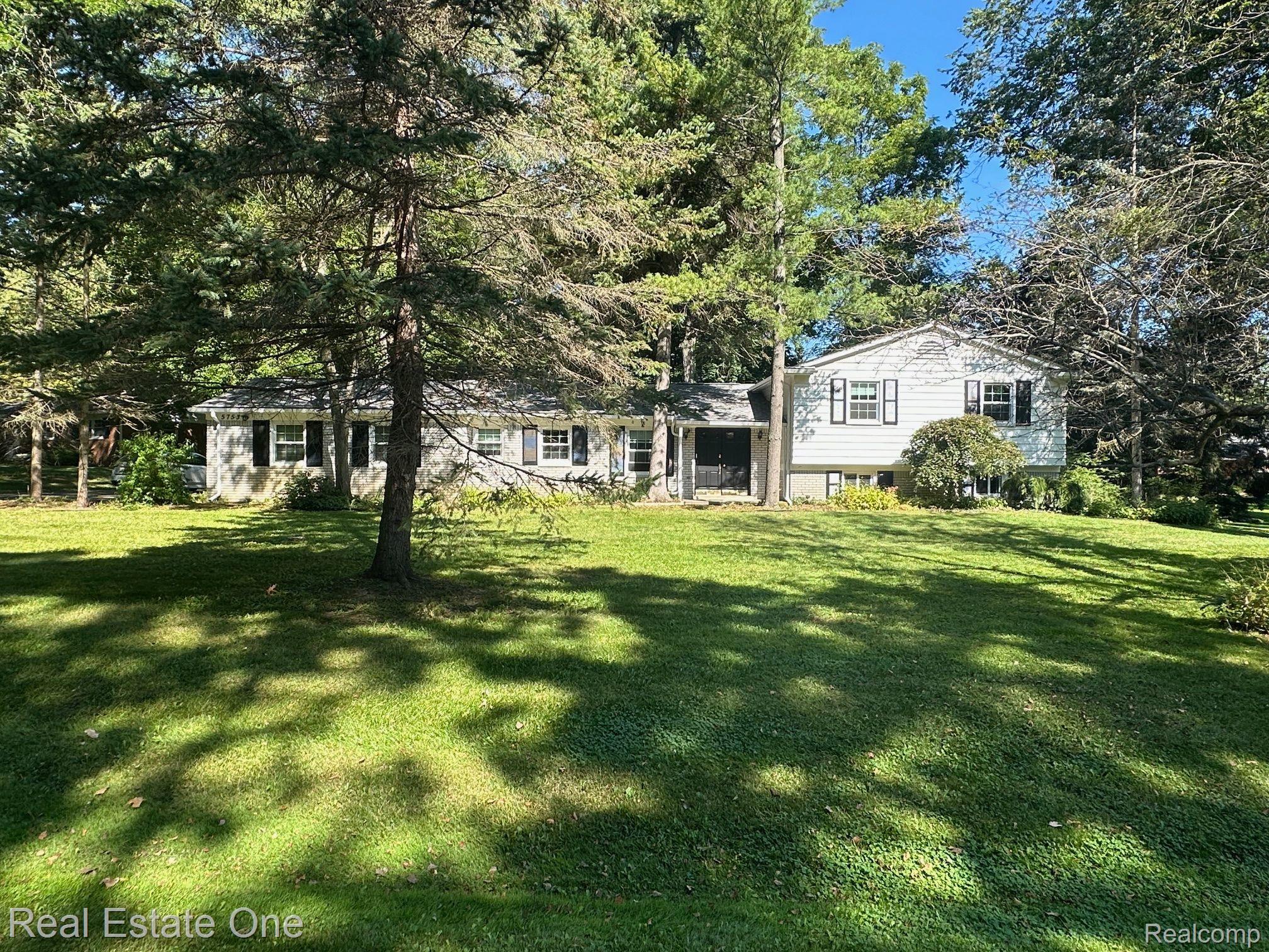 5753 THORNY ASH RD