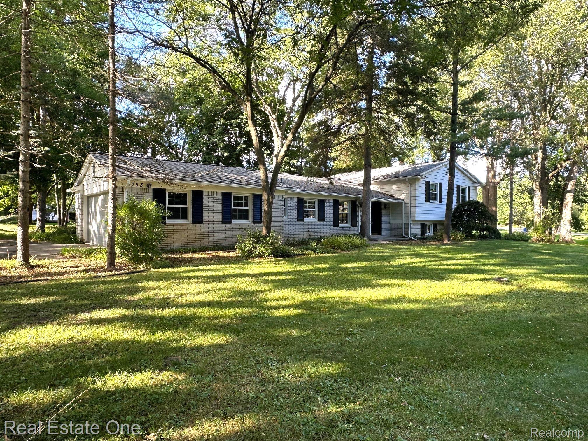5753 THORNY ASH RD